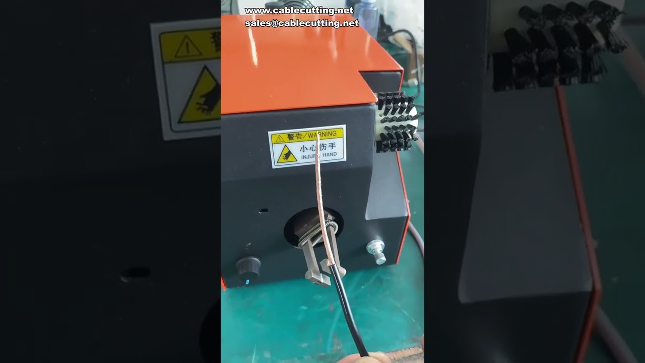 Chuck expansion and twisting machine, ground wire twisting machine, shielded wire brush scattering w